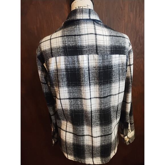 Kendall Kylie Medium Black White Long Sleeve Button Flannel Shirt Jacket Shacket - Picture 3 of 7